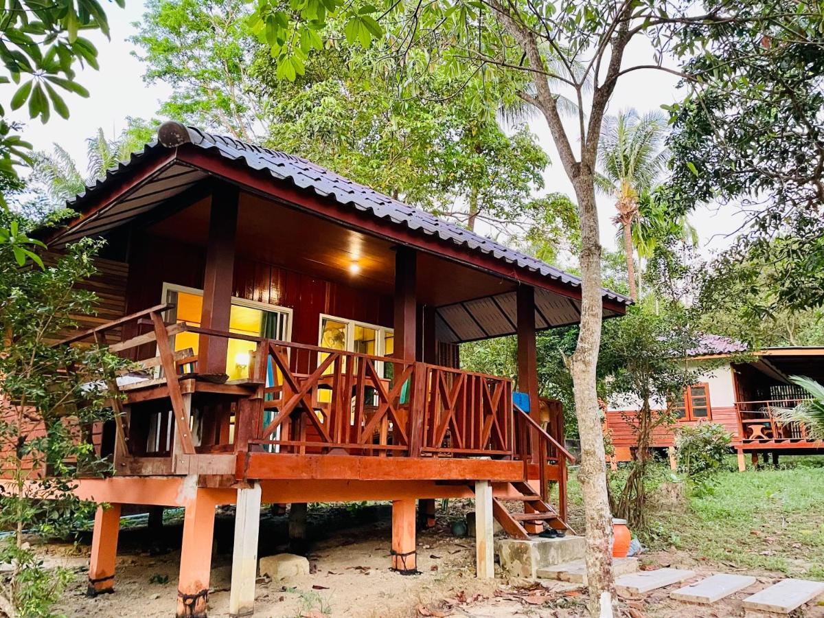 Marina Resort Koh Phayam Ranong Exterior foto